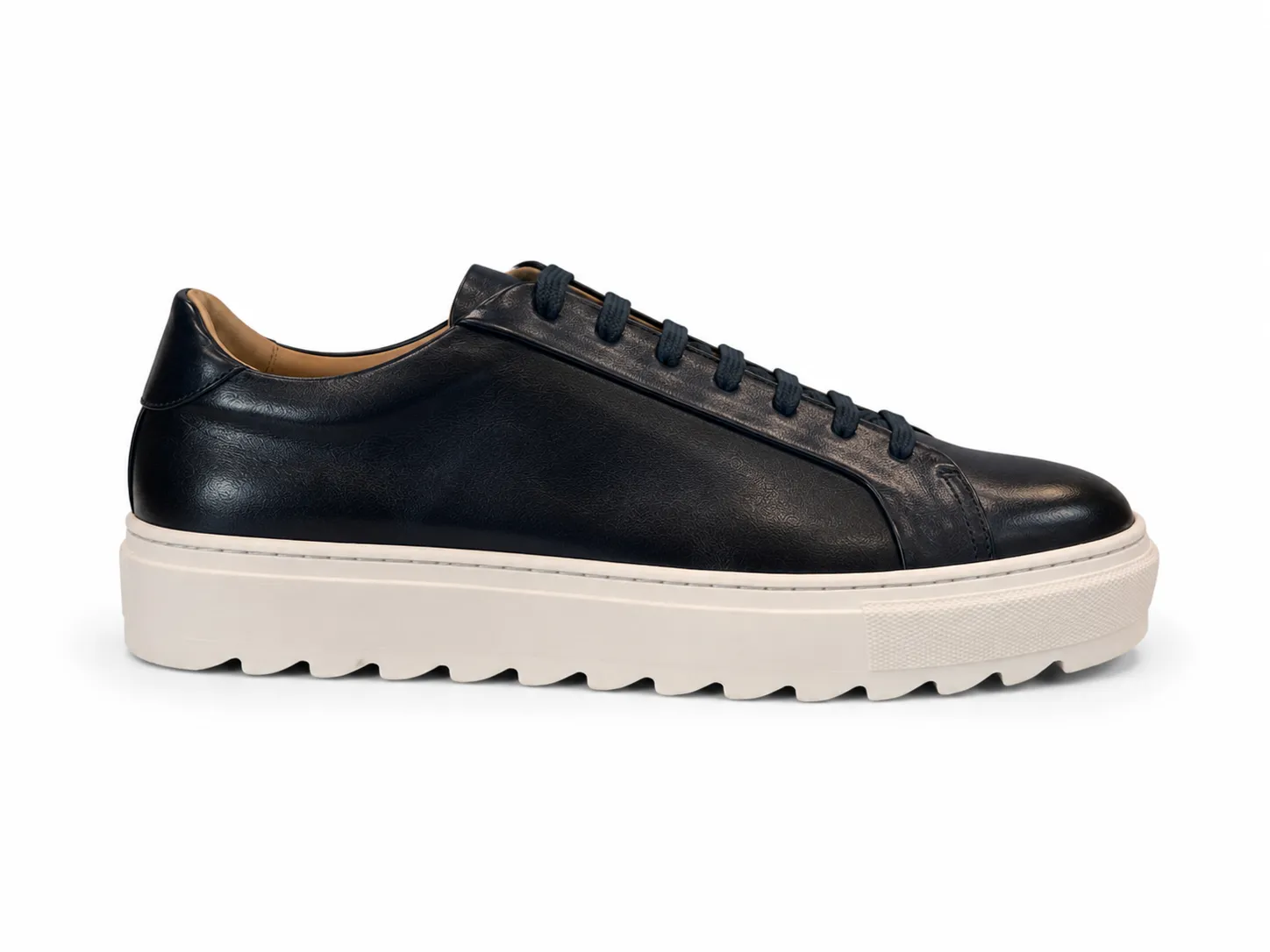 Low Sneakers Shark Sole