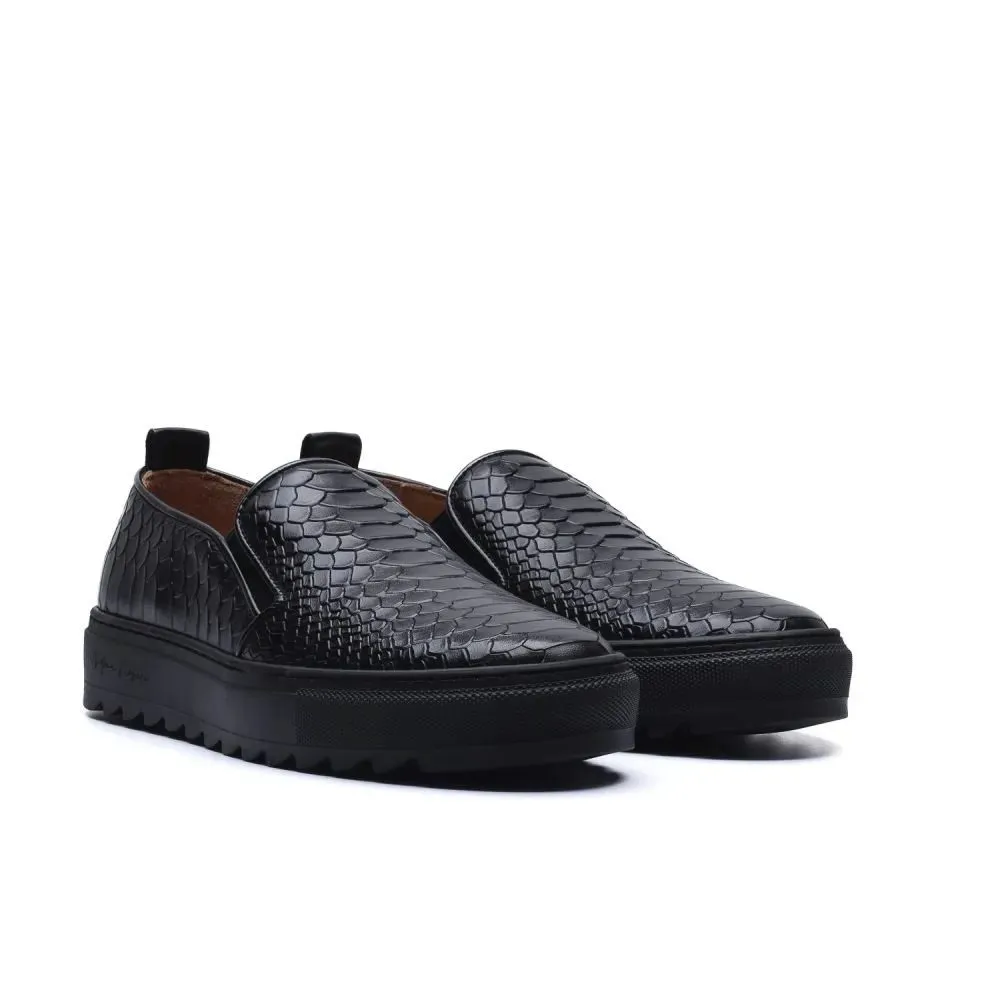 Slip-On Black Shark Sole – Black