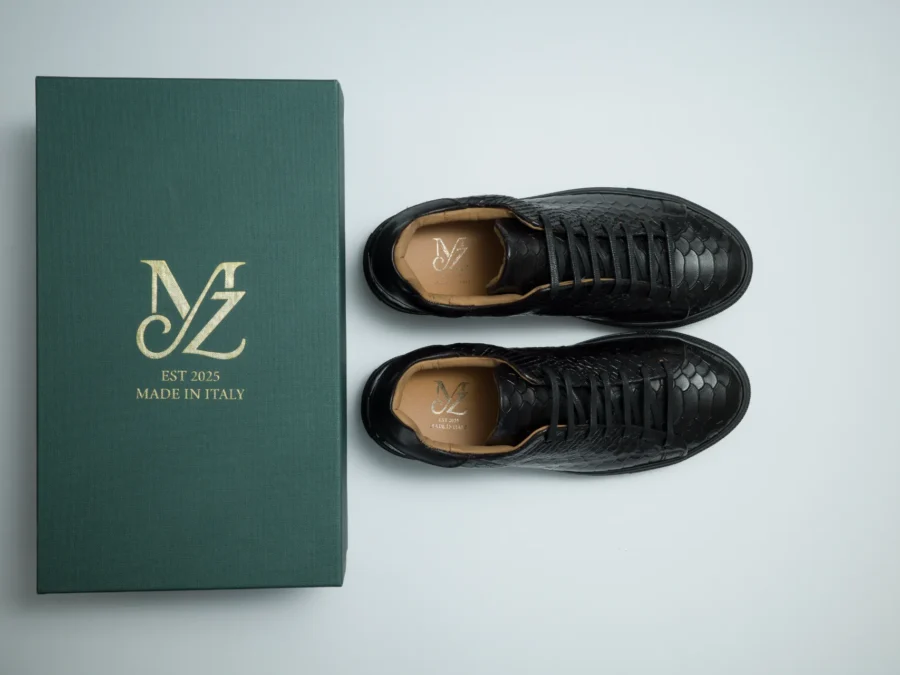 Low Sneakers Black Shark Sole