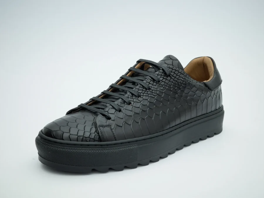 Low Sneakers Black Shark Sole