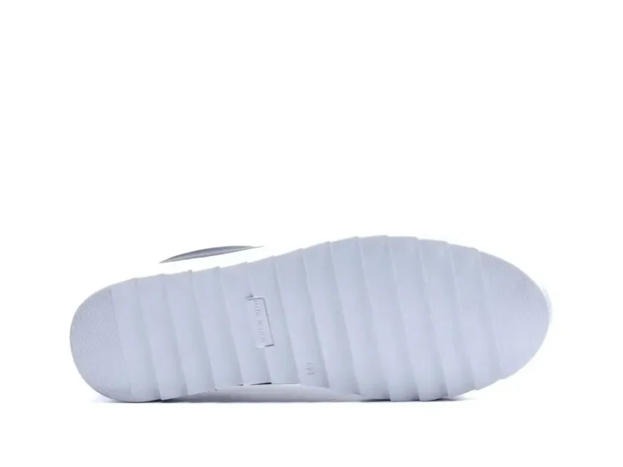 Low Sneakers Shark Sole