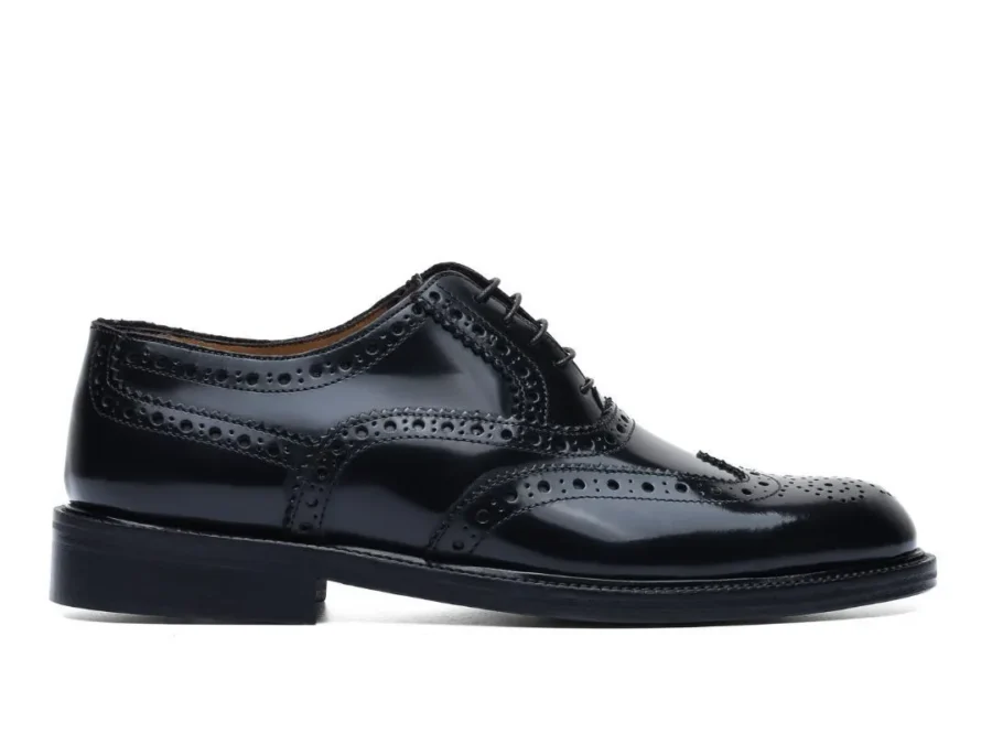 Handcrafted shoe made in Italy, Oxford style, lace-up, also known as “Francesina”.