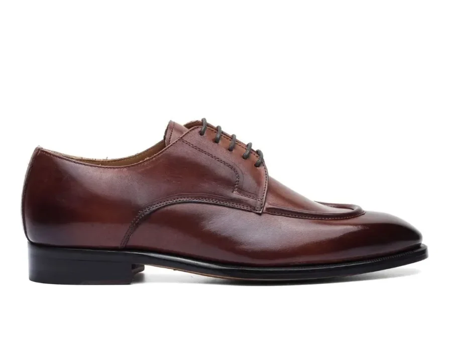 Handcrafted Derby shoes made in Italy. Crafted from hand-dyed brown calfskin, with shaded toes and heels.